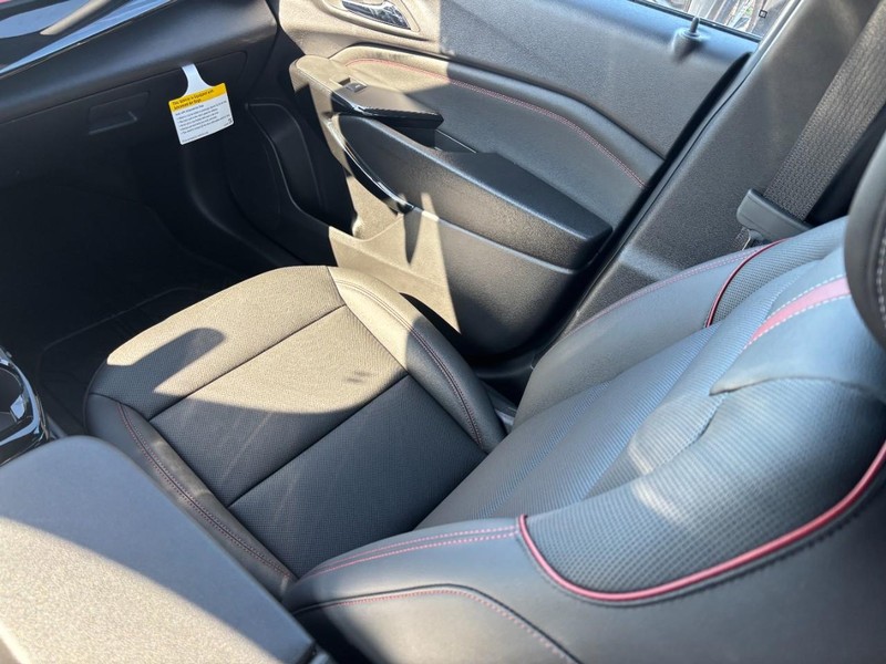 Chevrolet Trax Vehicle Full-screen Gallery Image 9