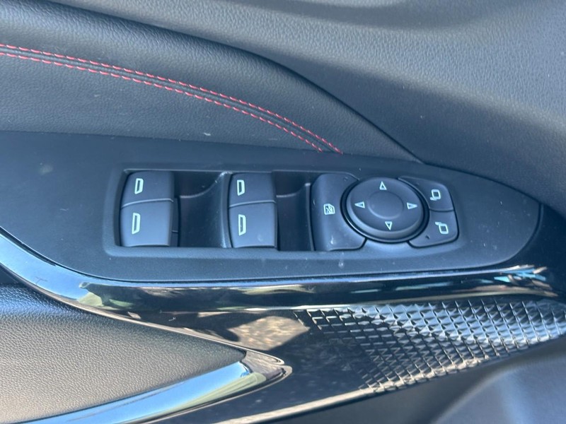 Chevrolet Trax Vehicle Full-screen Gallery Image 11