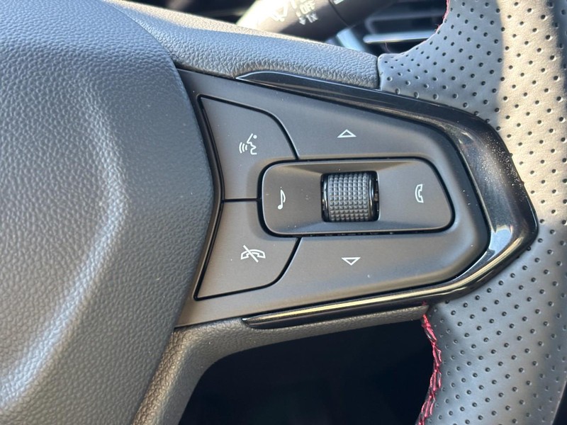 Chevrolet Trax Vehicle Full-screen Gallery Image 13