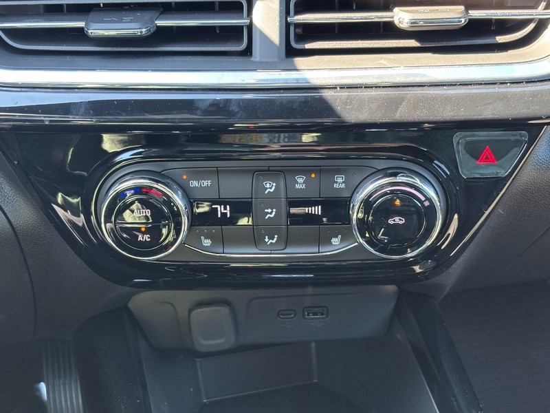 Chevrolet Trax Vehicle Full-screen Gallery Image 17