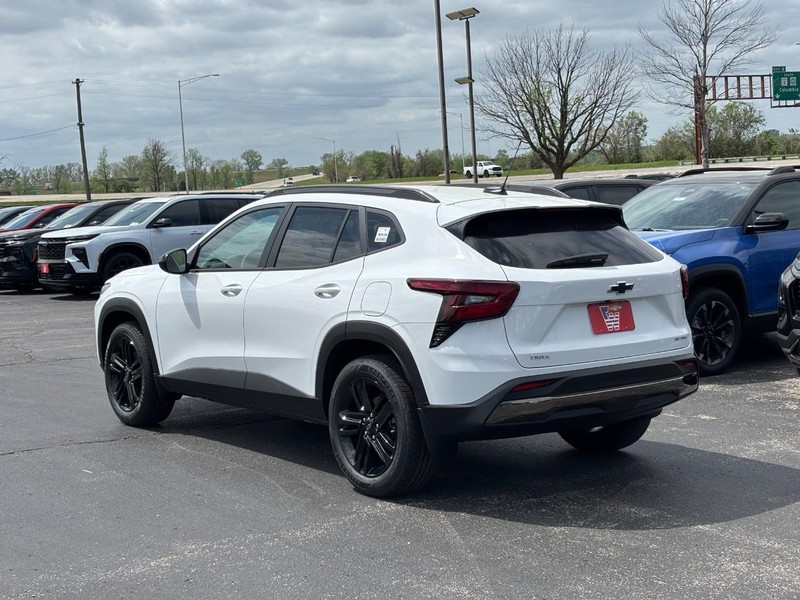 Chevrolet Trax Vehicle Full-screen Gallery Image 3