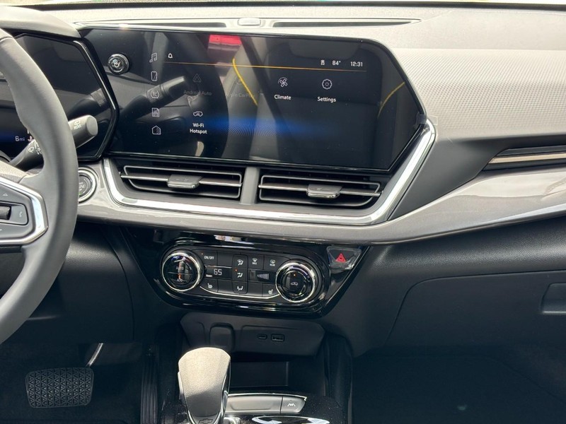 Chevrolet Trax Vehicle Full-screen Gallery Image 8