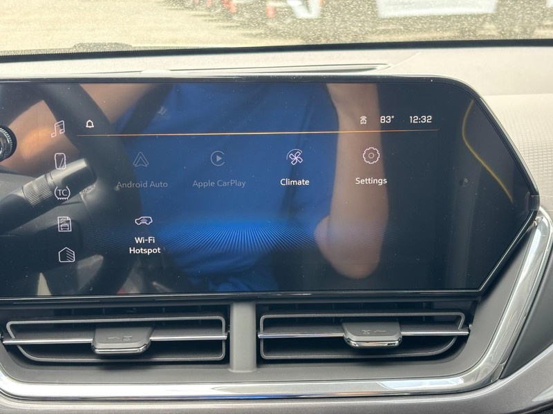Chevrolet Trax Vehicle Full-screen Gallery Image 15