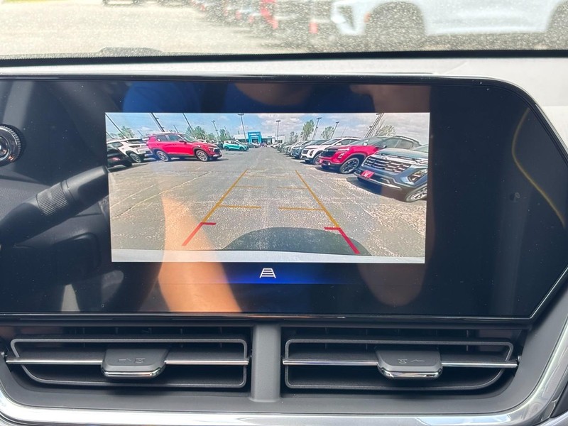 Chevrolet Trax Vehicle Full-screen Gallery Image 16