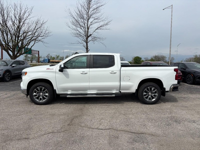 Chevrolet Silverado 1500 Vehicle Full-screen Gallery Image 2