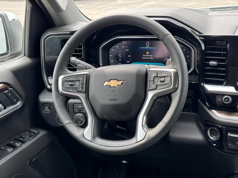 Chevrolet Silverado 1500 Vehicle Full-screen Gallery Image 7