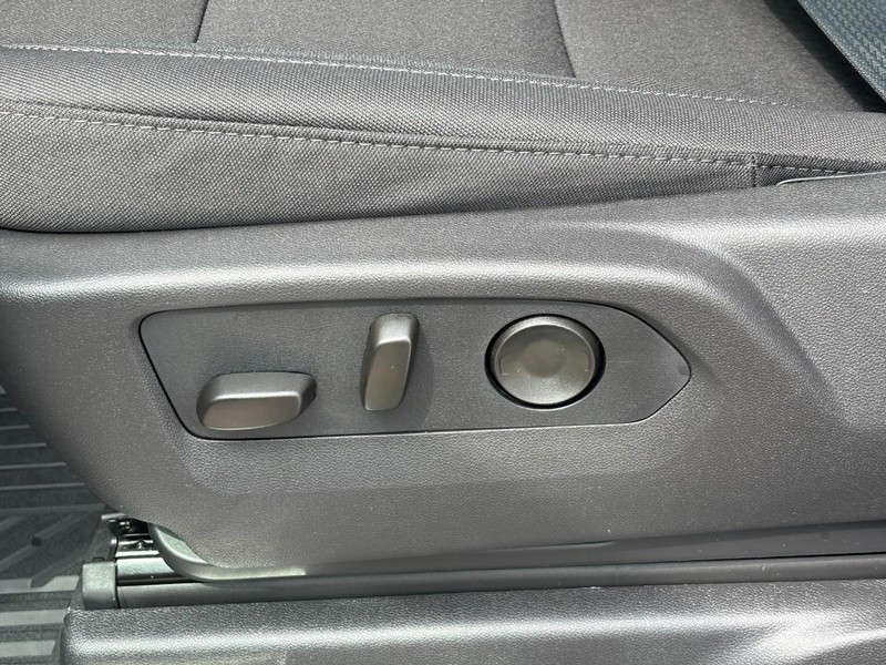 Chevrolet Silverado 1500 Vehicle Full-screen Gallery Image 10