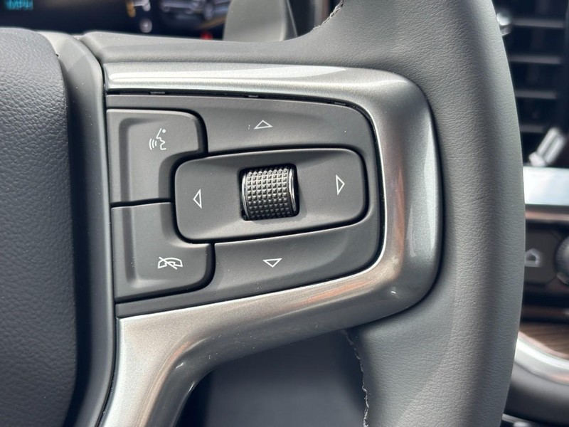 Chevrolet Silverado 1500 Vehicle Full-screen Gallery Image 13