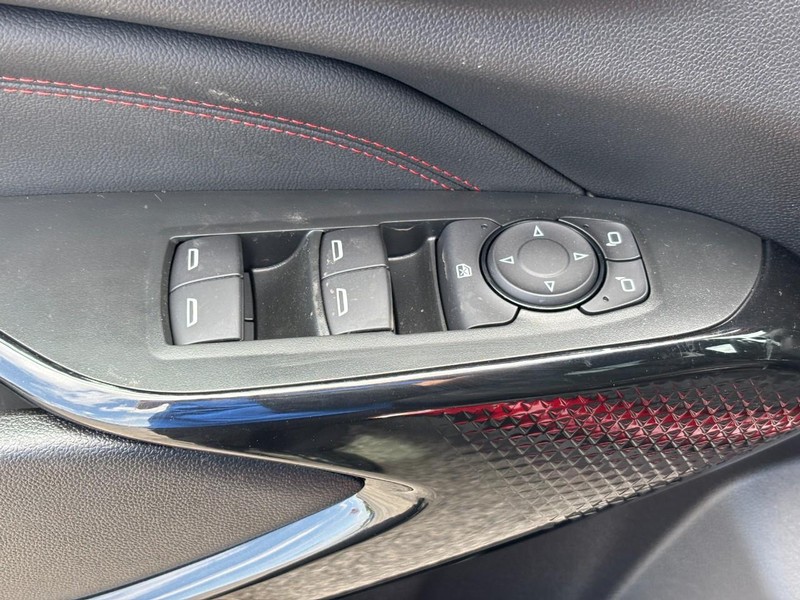 Chevrolet Trax Vehicle Full-screen Gallery Image 11