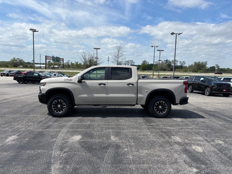 Chevrolet Silverado 1500 Vehicle Full-screen Gallery Image 2