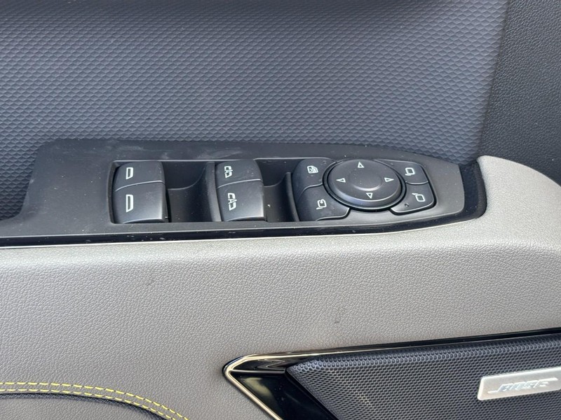 Chevrolet Silverado 1500 Vehicle Full-screen Gallery Image 11