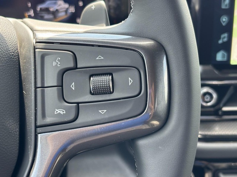 Chevrolet Silverado 1500 Vehicle Full-screen Gallery Image 13