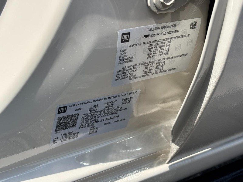 Chevrolet Silverado 1500 Vehicle Full-screen Gallery Image 19