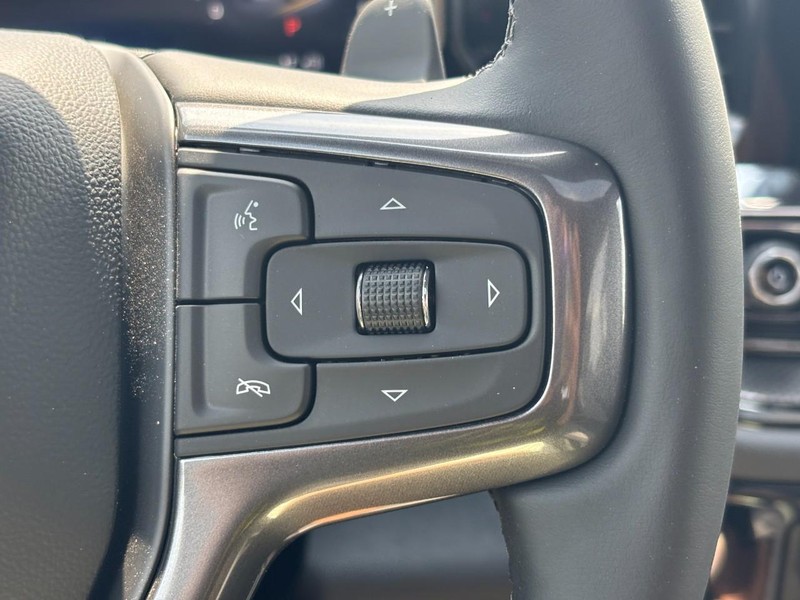 Chevrolet Silverado 1500 Vehicle Full-screen Gallery Image 14