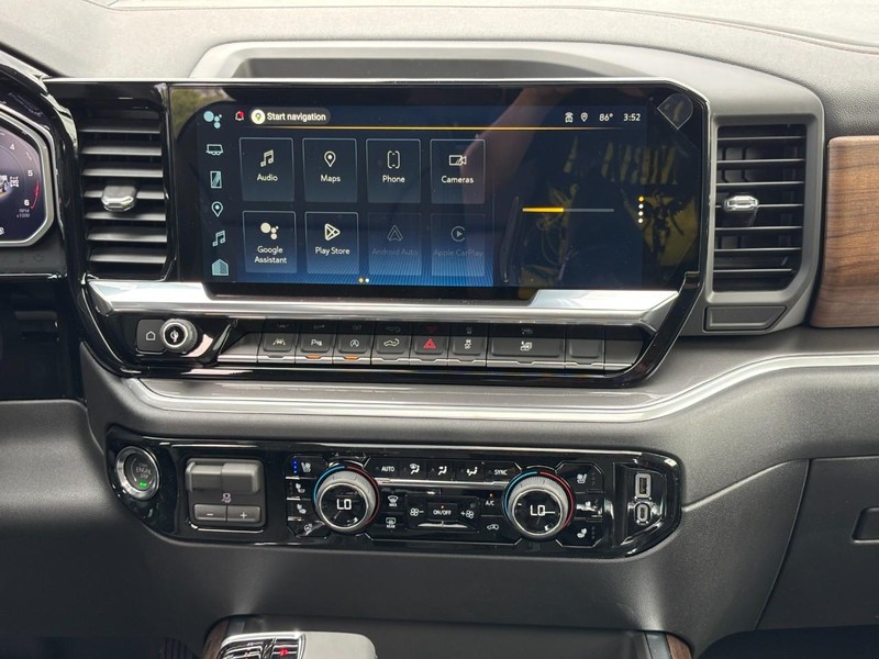 Chevrolet Silverado 1500 Vehicle Full-screen Gallery Image 8