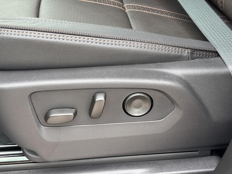 Chevrolet Silverado 1500 Vehicle Full-screen Gallery Image 10