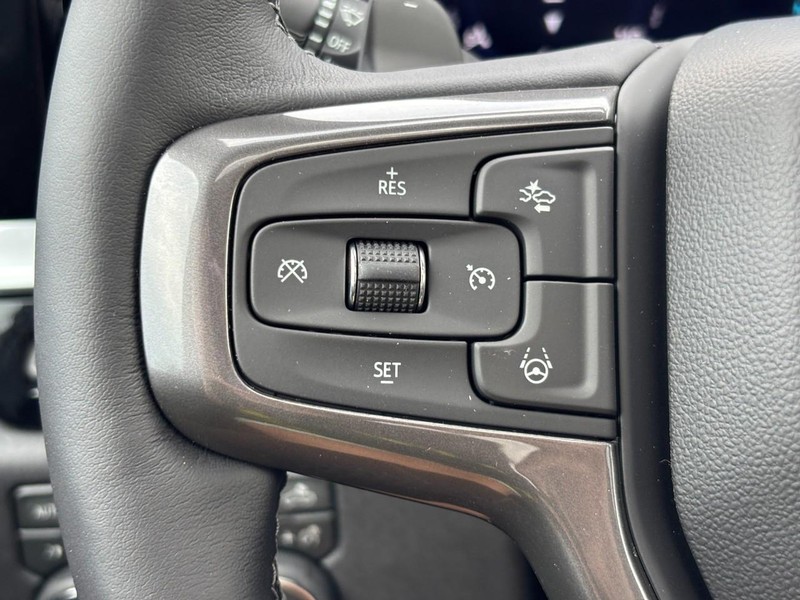 Chevrolet Silverado 1500 Vehicle Full-screen Gallery Image 13
