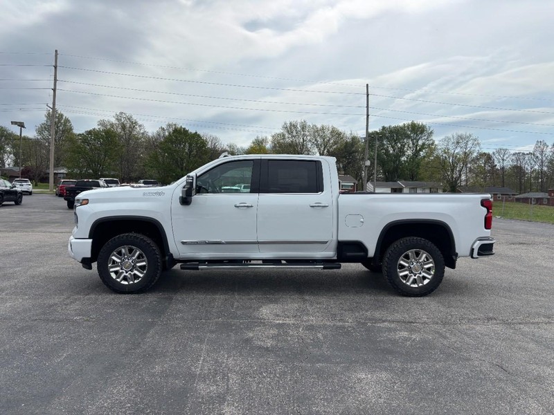 Chevrolet Silverado 2500HD Vehicle Full-screen Gallery Image 2