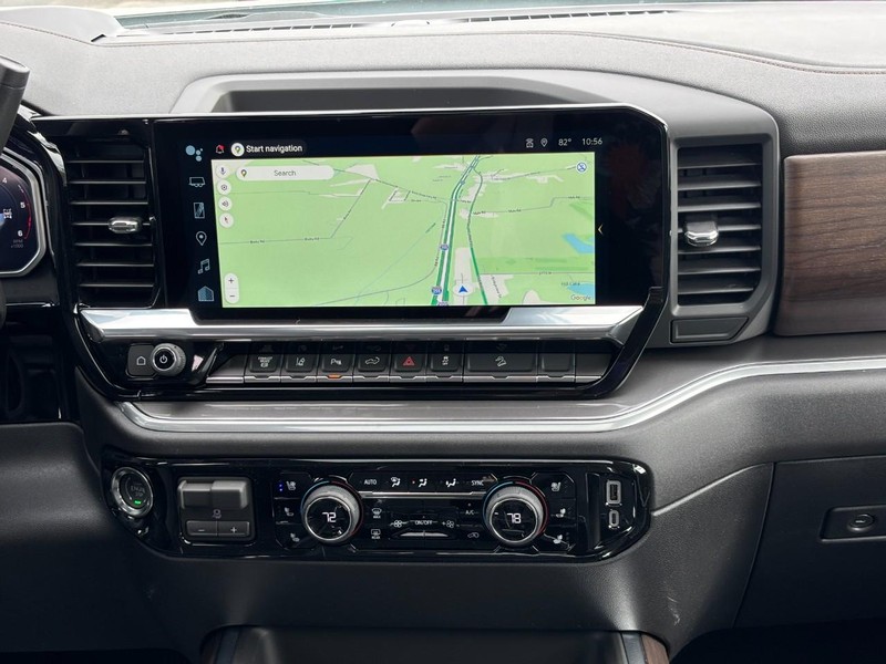 Chevrolet Silverado 2500HD Vehicle Full-screen Gallery Image 8