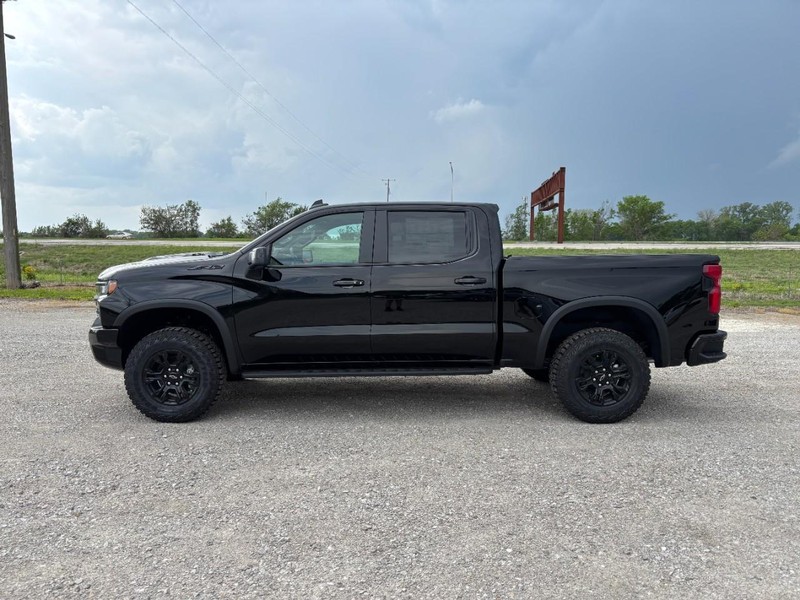 Chevrolet Silverado 1500 Vehicle Full-screen Gallery Image 2