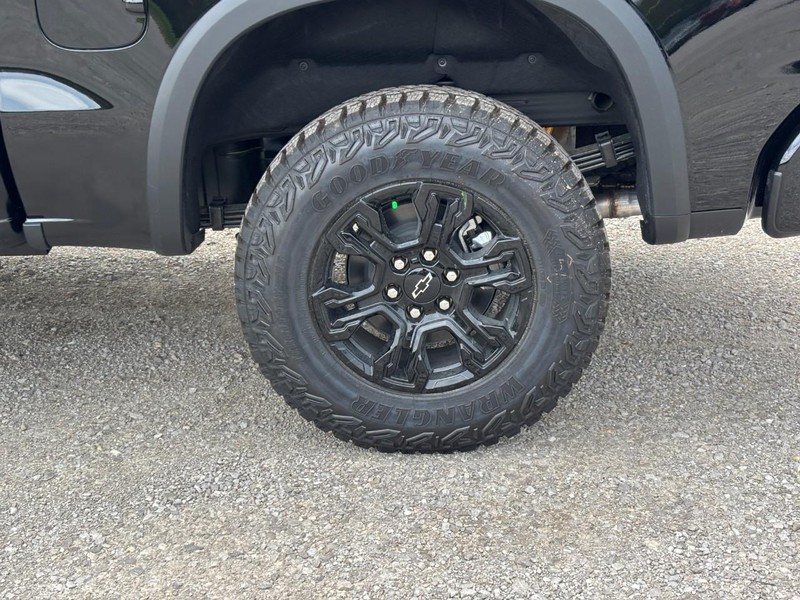 Chevrolet Silverado 1500 Vehicle Full-screen Gallery Image 4