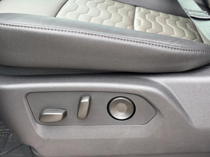 Chevrolet Silverado 1500 Vehicle Full-screen Gallery Image 10