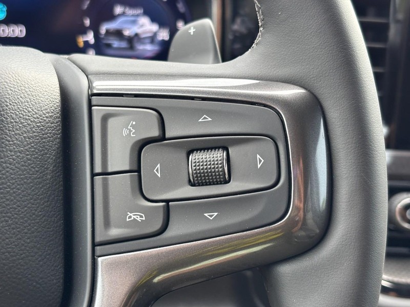 Chevrolet Silverado 1500 Vehicle Full-screen Gallery Image 14