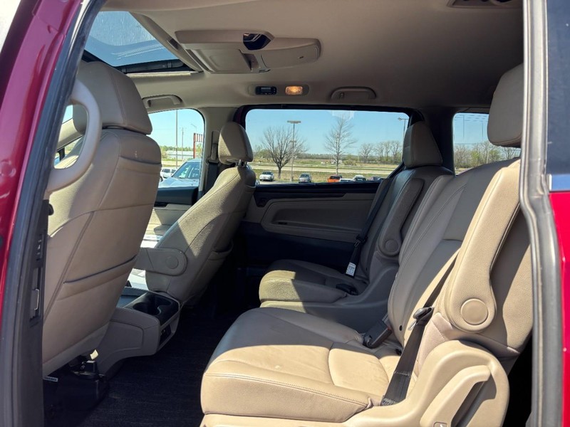 Honda Odyssey Vehicle Full-screen Gallery Image 11