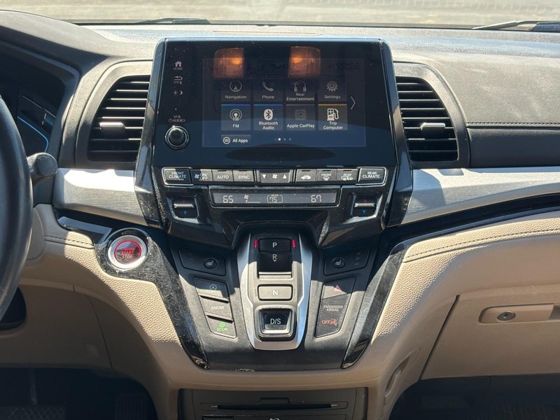 Honda Odyssey Vehicle Full-screen Gallery Image 14