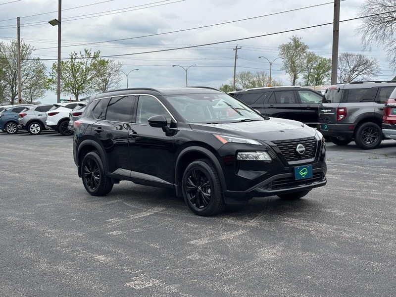 Nissan Rogue Vehicle Full-screen Gallery Image 7