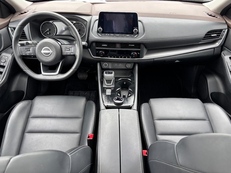 Nissan Rogue Vehicle Full-screen Gallery Image 11
