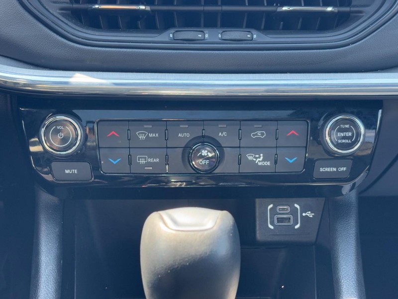 Jeep Compass Vehicle Full-screen Gallery Image 21