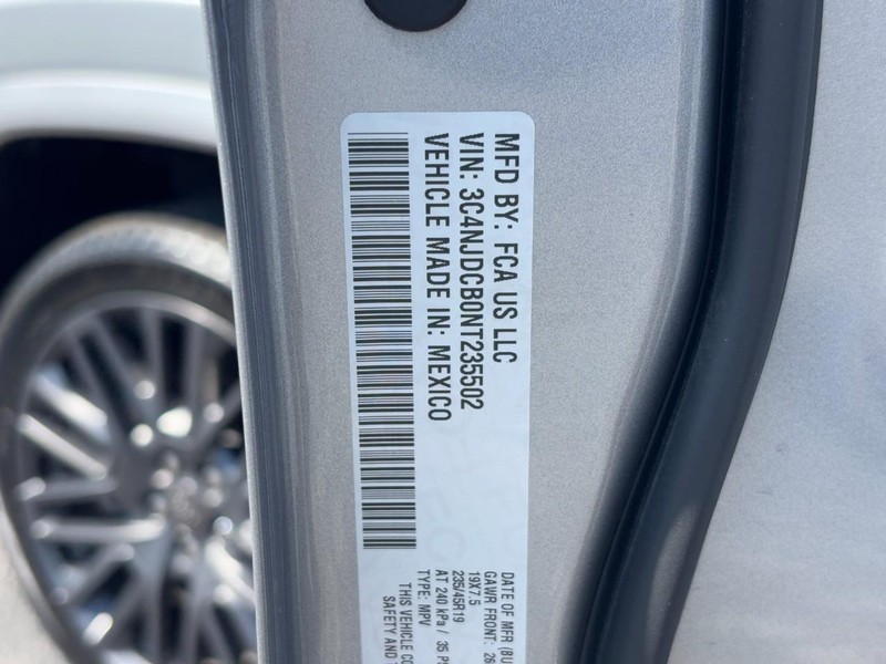 Jeep Compass Vehicle Full-screen Gallery Image 22