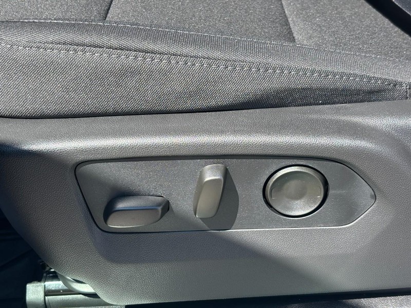 Chevrolet Silverado 1500 Vehicle Full-screen Gallery Image 10