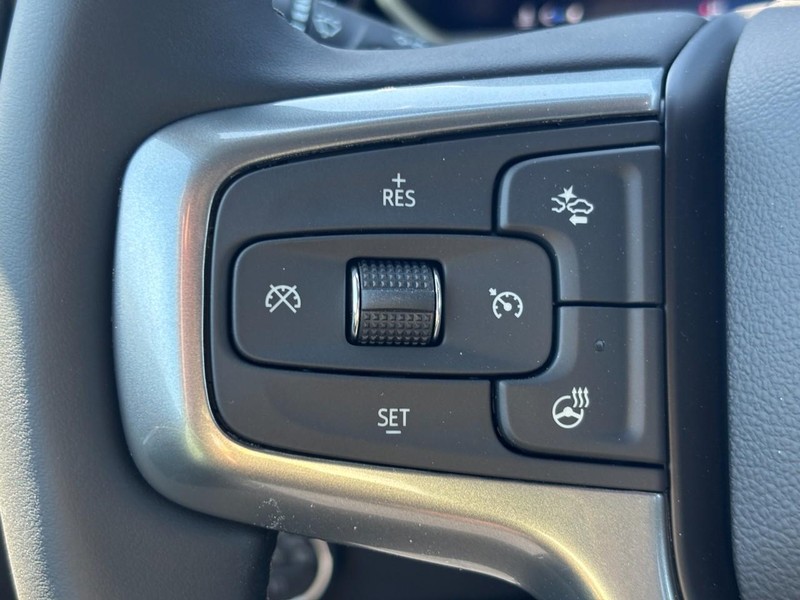 Chevrolet Silverado 1500 Vehicle Full-screen Gallery Image 12
