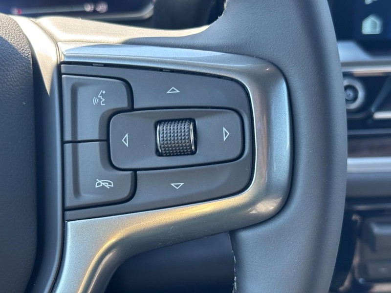Chevrolet Silverado 1500 Vehicle Full-screen Gallery Image 13