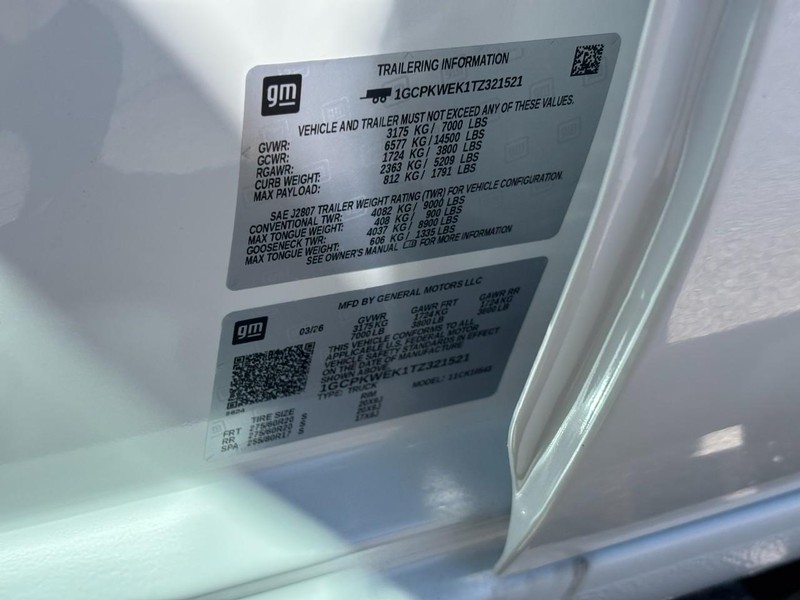 Chevrolet Silverado 1500 Vehicle Full-screen Gallery Image 19