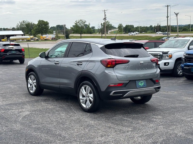 Buick Encore GX Vehicle Full-screen Gallery Image 3