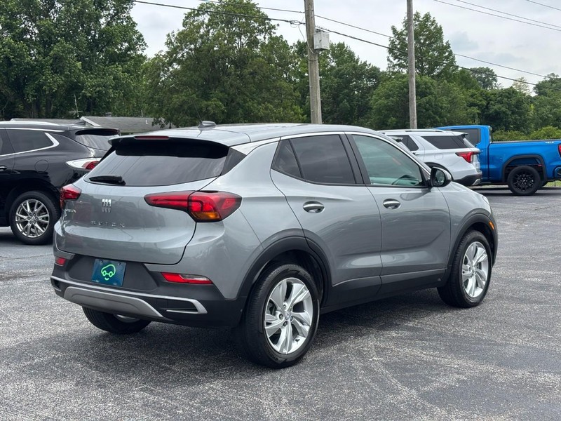 Buick Encore GX Vehicle Full-screen Gallery Image 5