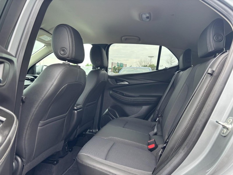 Buick Encore GX Vehicle Full-screen Gallery Image 10