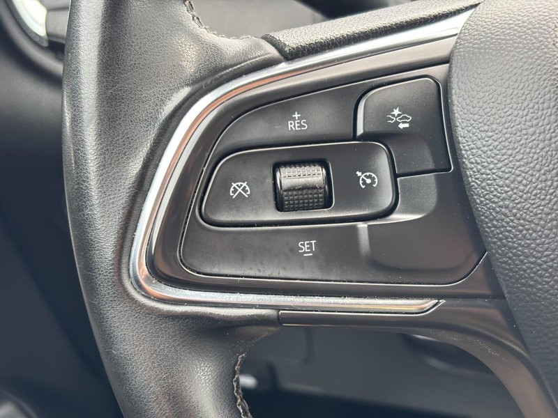 Buick Encore GX Vehicle Full-screen Gallery Image 17