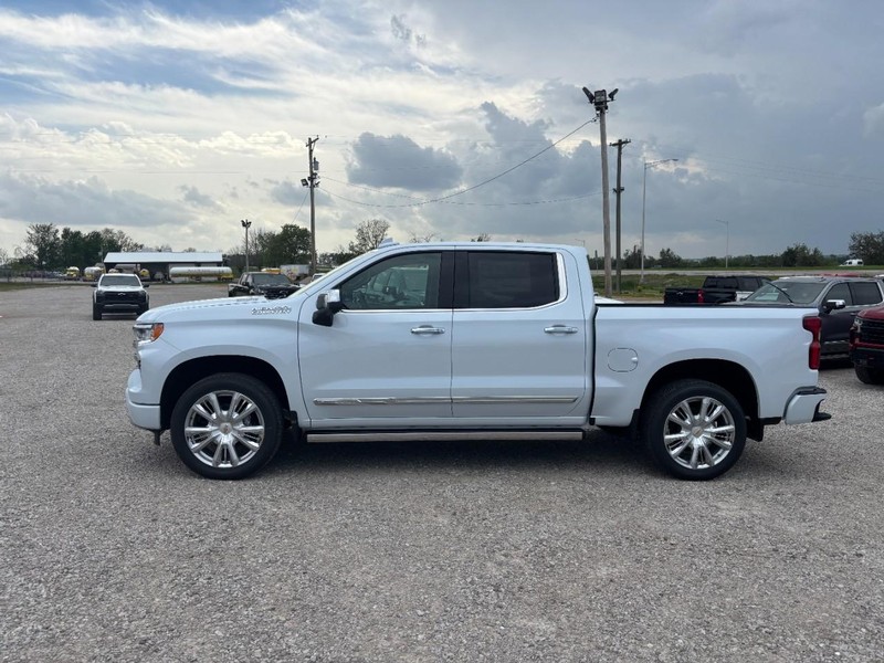 Chevrolet Silverado 1500 Vehicle Full-screen Gallery Image 2