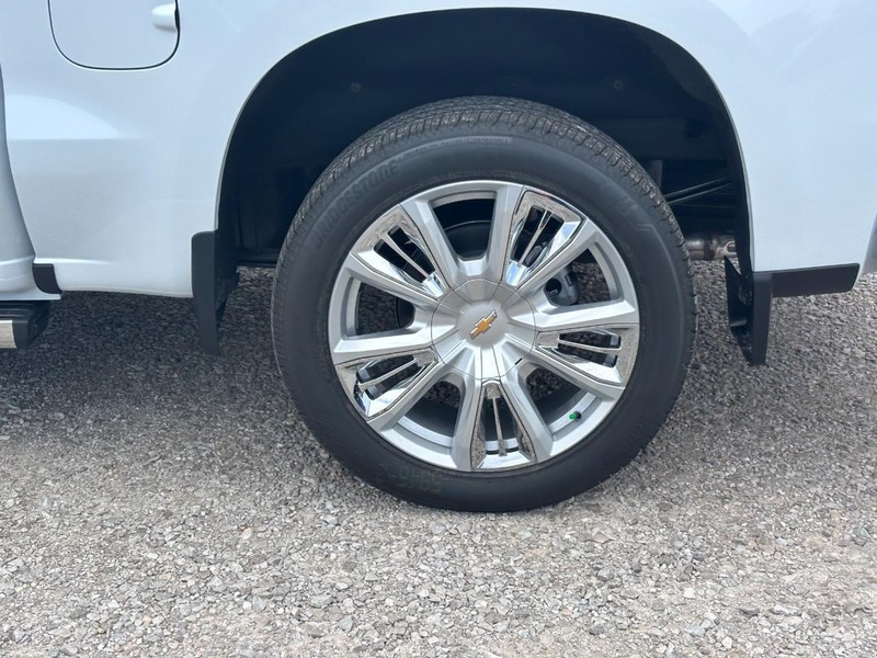 Chevrolet Silverado 1500 Vehicle Full-screen Gallery Image 4