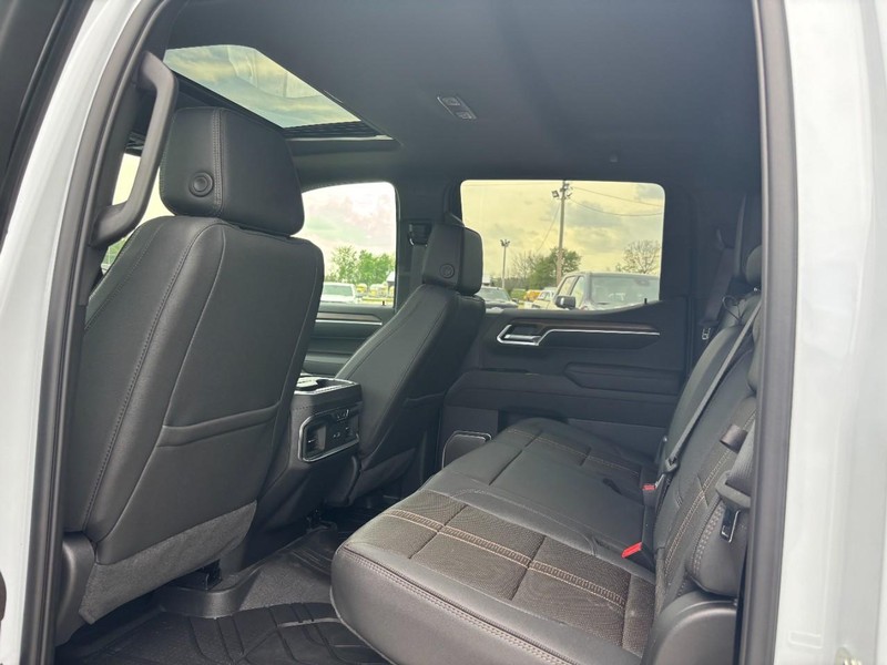 Chevrolet Silverado 1500 Vehicle Full-screen Gallery Image 5