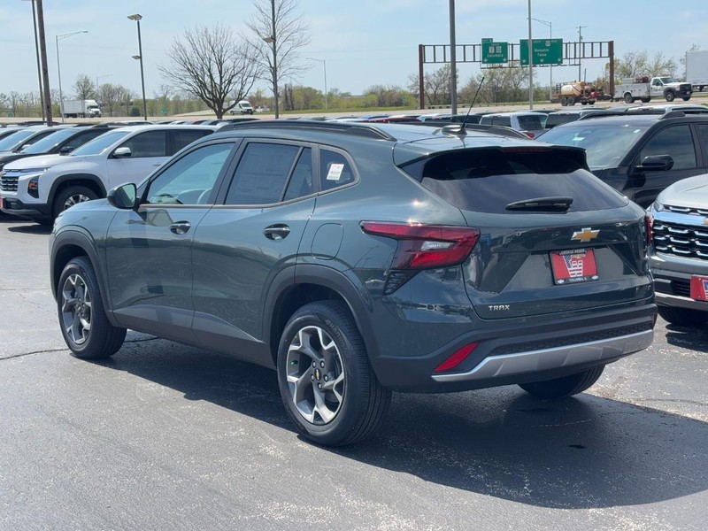 Chevrolet Trax Vehicle Full-screen Gallery Image 3