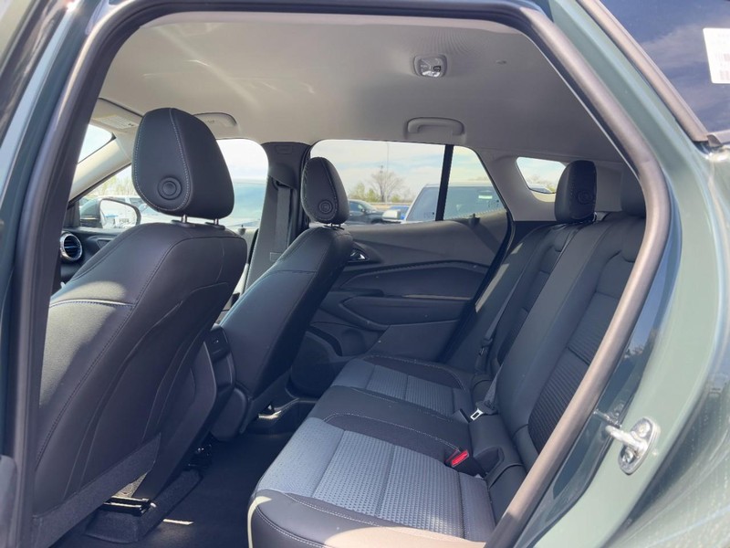 Chevrolet Trax Vehicle Full-screen Gallery Image 5