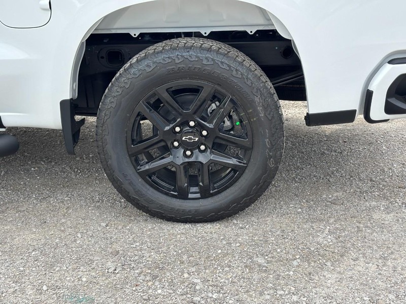 Chevrolet Silverado 1500 Vehicle Full-screen Gallery Image 4