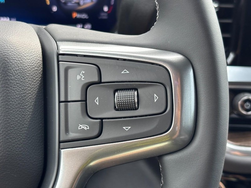 Chevrolet Silverado 1500 Vehicle Full-screen Gallery Image 14