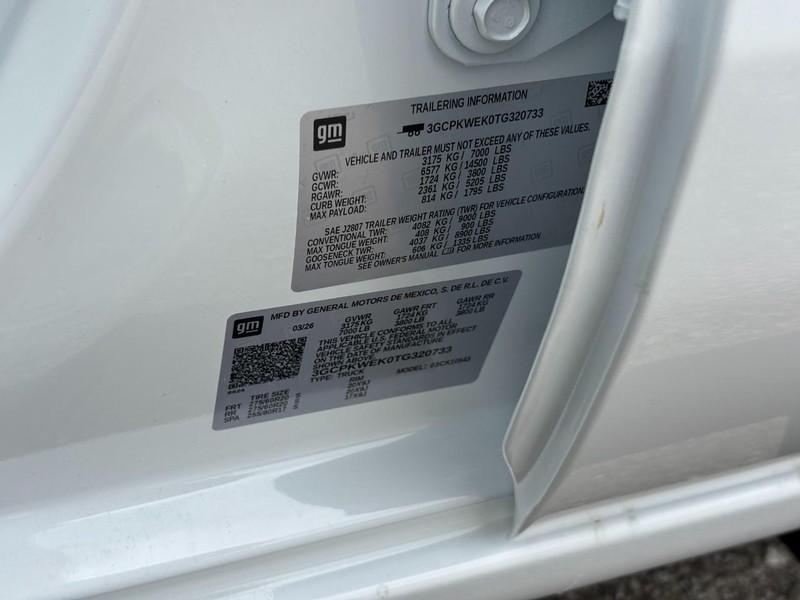 Chevrolet Silverado 1500 Vehicle Full-screen Gallery Image 19