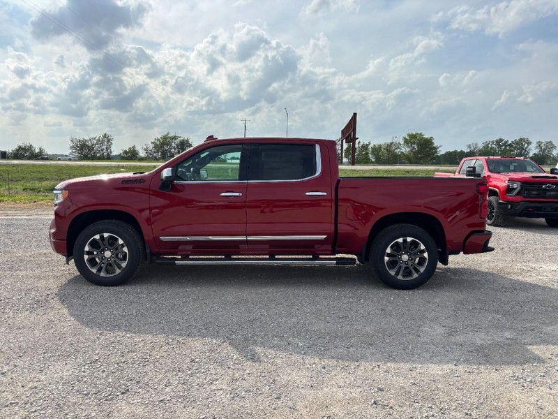 Chevrolet Silverado 1500 Vehicle Full-screen Gallery Image 2